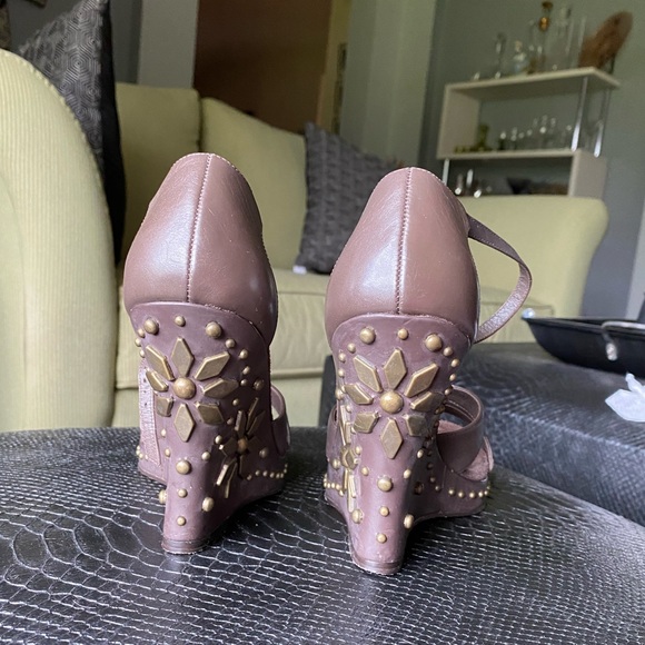 bebe Brown Wedges, size 7 (comes with box) - Picture 3 of 7